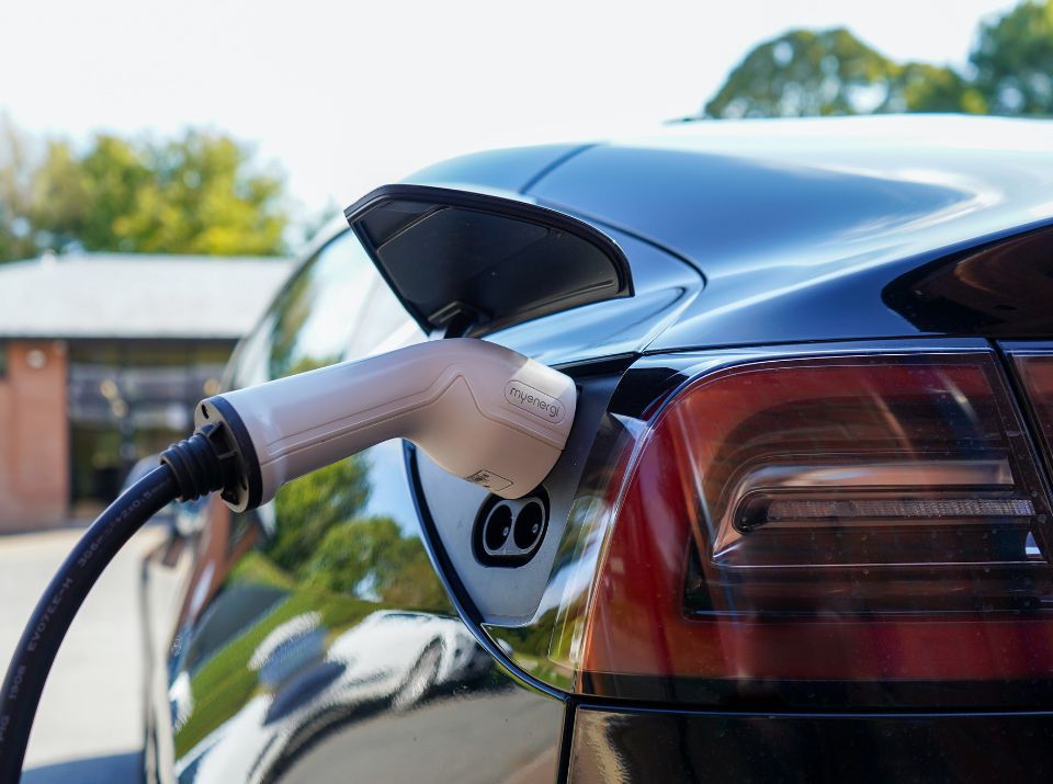 How does electric car charging work?