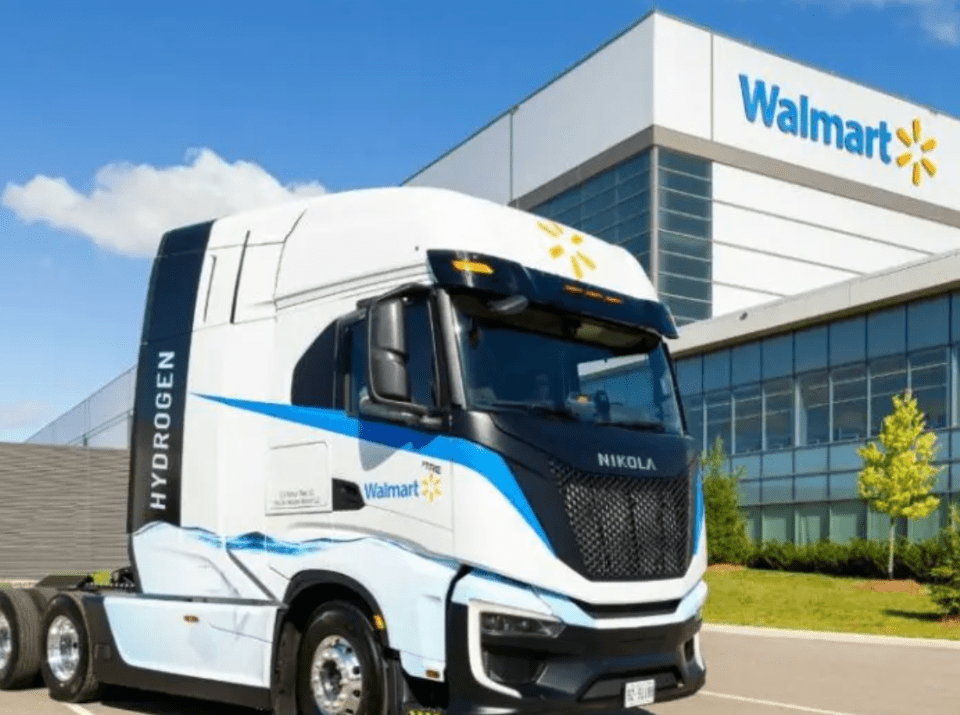 Walmart Canada FCEV truck.